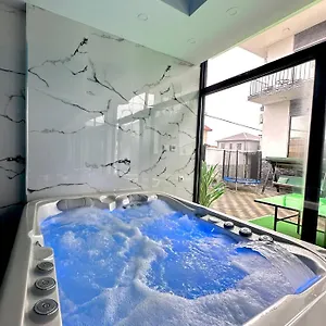 Отель Luxmani &, Тбилиси
